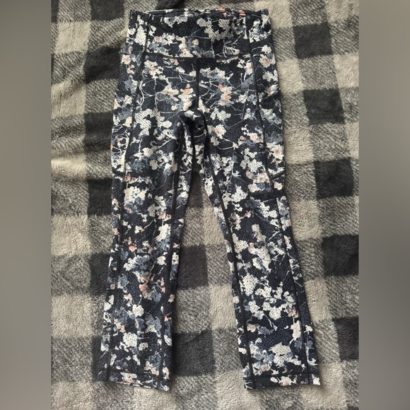 Lululemon Athletica Floral Patterned Leggings Size 4 - Picture 4 of 6